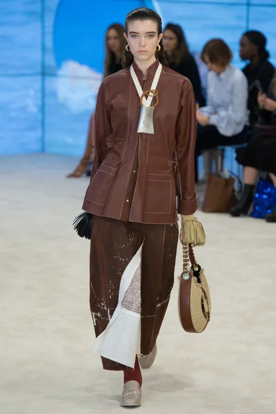 Look 24